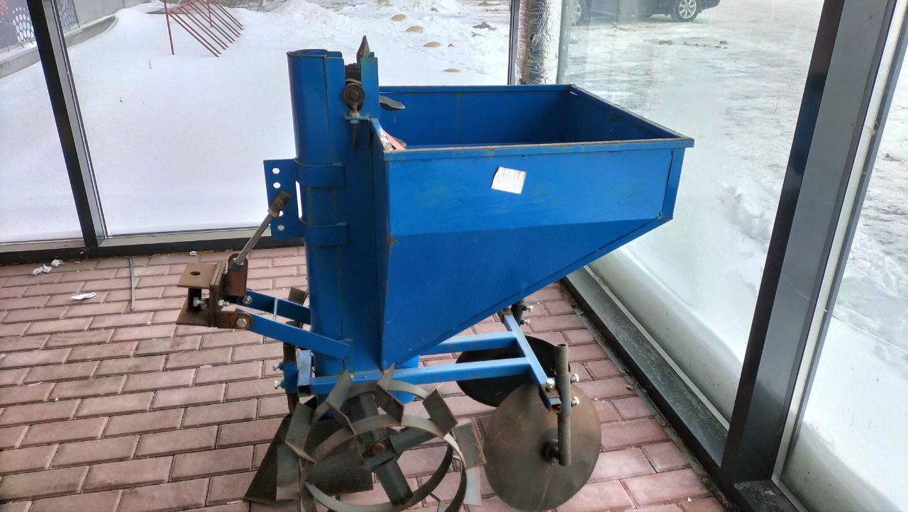 Картофелесажалка КС-МТ Картофелесажалка КС-МТ