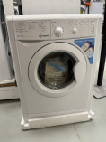 Стиральная машина Indesit IWUB 4105 УЦЕНКА!!! небольшая вмятина сбоку
