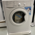 Стиральная машина Indesit IWUB 4105 УЦЕНКА!!! небольшая вмятина сбоку